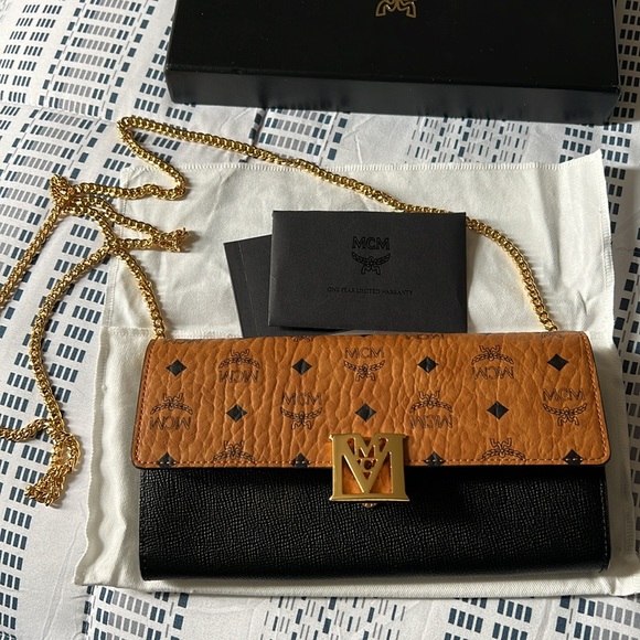 Chain Wallet-MCM - Picture 4 of 5